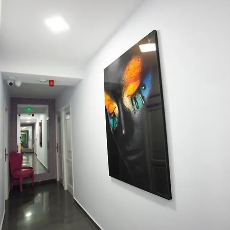 Kuve Hotell