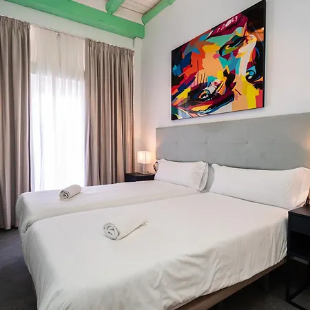 Kuve Hotel *