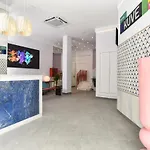 Kuve Hotel *