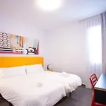 Kuve Hotel *